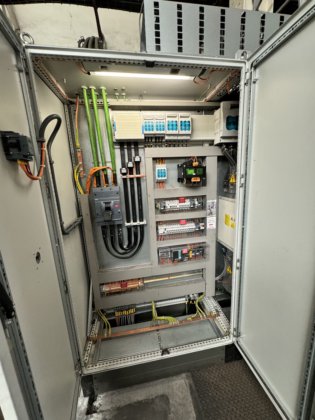 2016 ファゴールLE4-2000-5000-2500 ダブルコラム絞りプレス - メカニカル