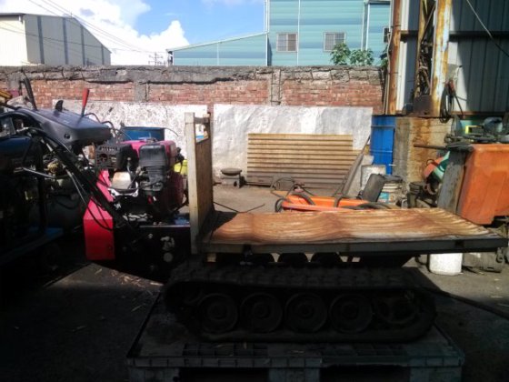 【供參考】HYDROSTATIC HYDROSTATIC 履帶搬運車