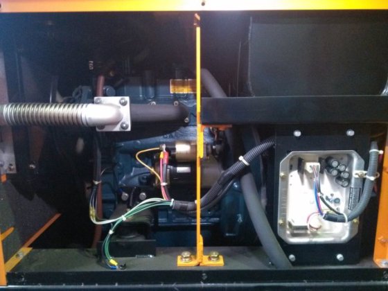 【供參考】DENYO 電友 DCA-6SPX 《防音型》柴油引擎發電機(慢速車)