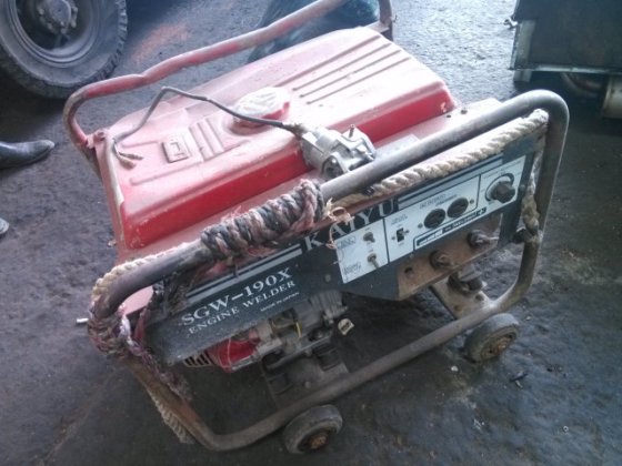 來自苗栗的蔣老闆，只要有工程就往哪工作。