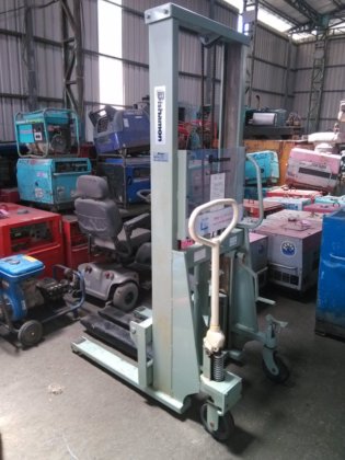 【供參考】BISHAMON 毘沙門 ST100 手動堆高搬運車