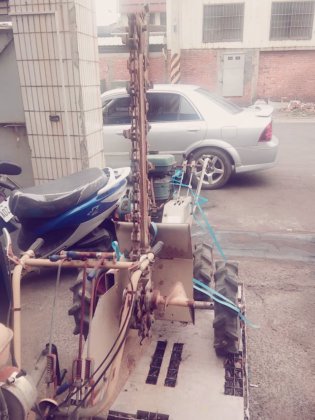 BARONESS 共榮社 TL-44D 挖溝機