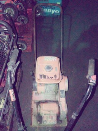 VIBRATORY PLATES 5HP 振動平板夯