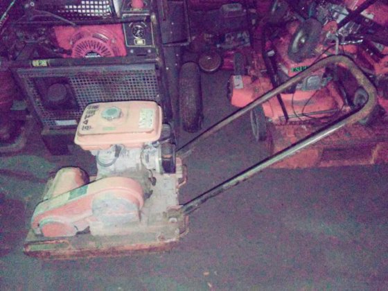 VIBRATORY PLATES 5HP 振動平板夯