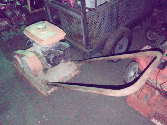 VIBRATORY PLATES 5HP 振動平板夯