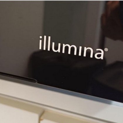 イルミナNextSeq 500
