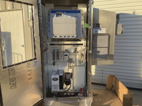 Rosemount Analytical / Emerson Test Cabinet. X-stream X2FD-TCD Analyzer ...