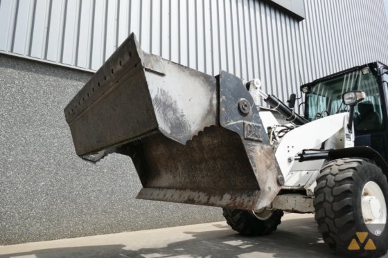 2016 Caterpillar 906M