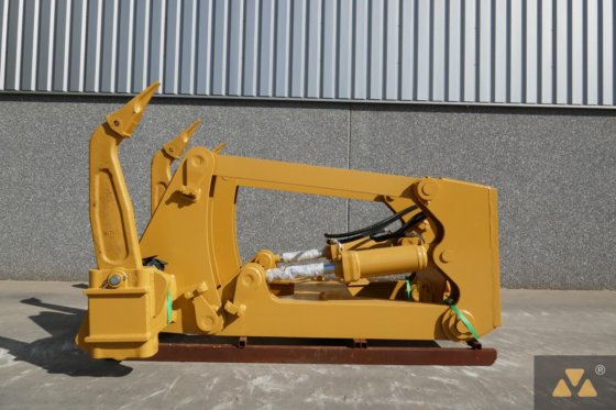 Caterpillar D7R Ripper