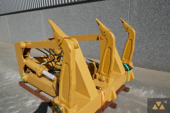 Caterpillar D7R Ripper