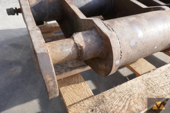 Caterpillar 938G Quick coupler