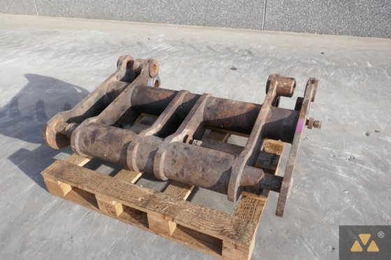 Caterpillar 938G Quick coupler