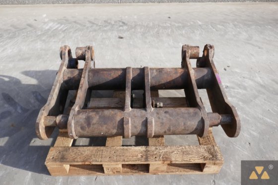 Caterpillar 938G Quick coupler