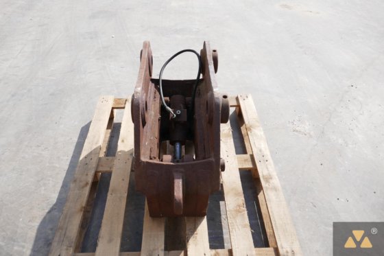 Caterpillar 312 Quick coupler