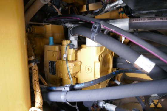 2018 Caterpillar CS64B