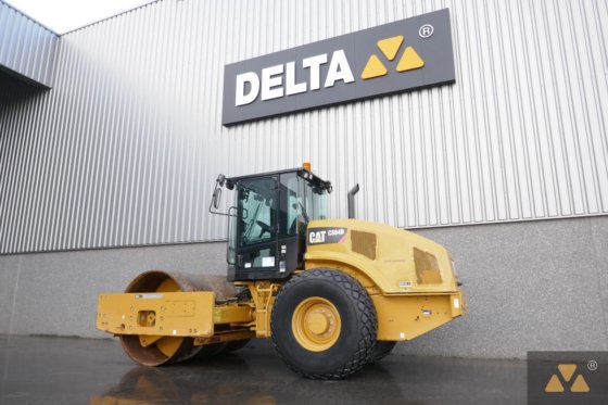 2018 Caterpillar CS64B