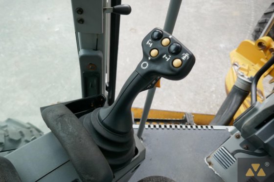 2011 Caterpillar 140M2