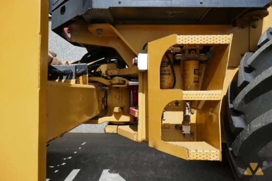 2009 Caterpillar CP76