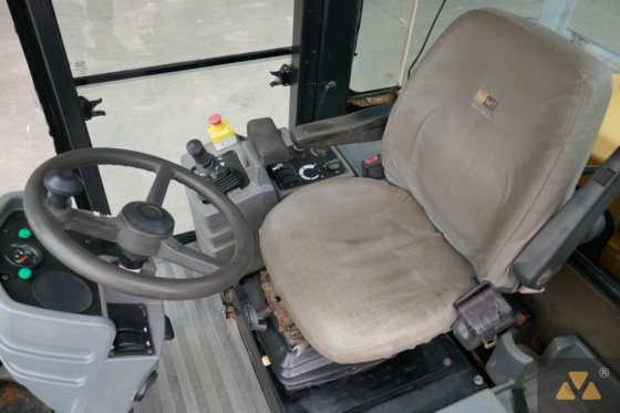 2009 Caterpillar CP76