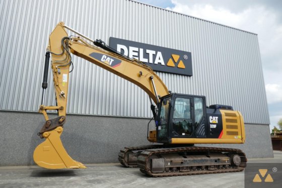 2017 Caterpillar 320FL