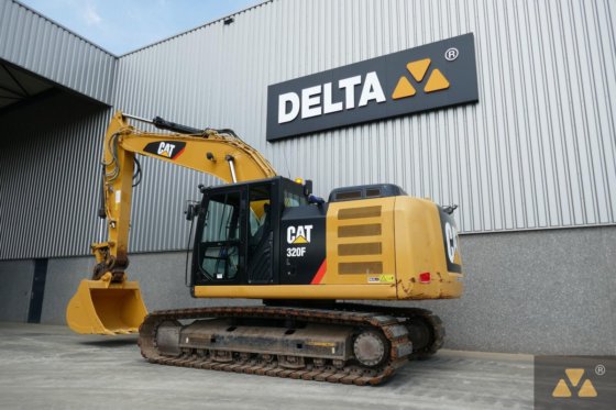 2017 Caterpillar 320FL