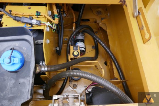 2017 Caterpillar 320FL