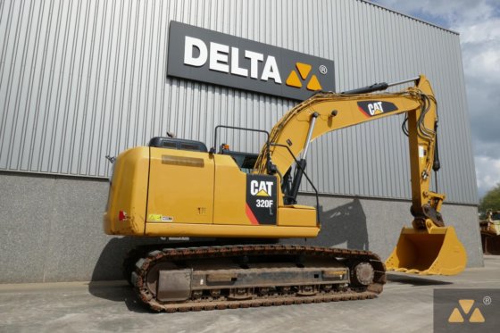 2017 Caterpillar 320FL