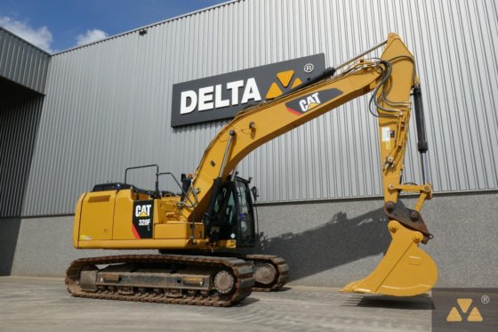 2017 Caterpillar 320FL