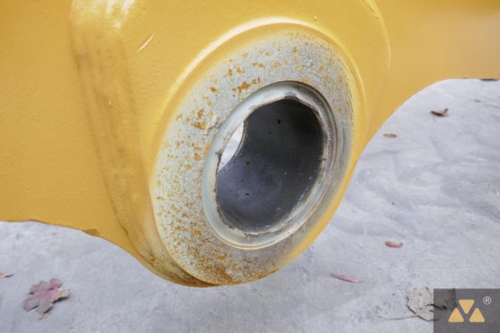 Caterpillar 988B loaderframe