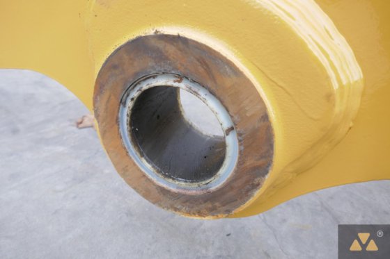 Caterpillar 988B loaderframe