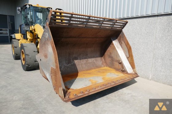 2017 Caterpillar 938M