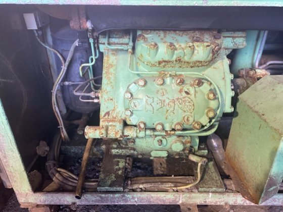 带压缩机的卧式板式冷冻机