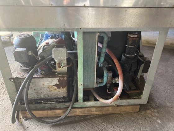 带压缩机的卧式板式冷冻机