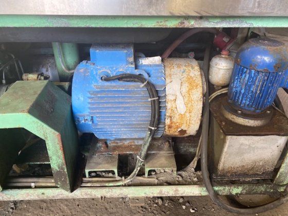 带压缩机的卧式板式冷冻机