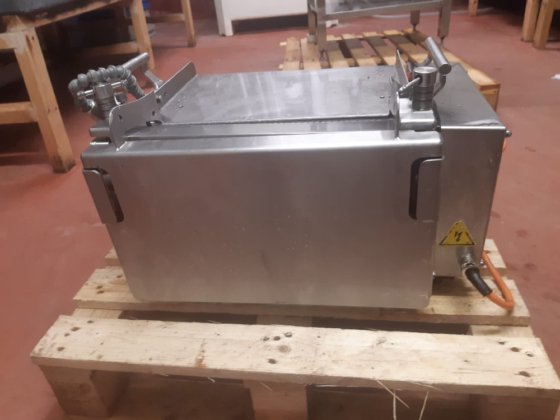 2004 Cretel 362 FL 鱼类剥皮机