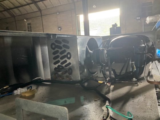 2018年 アトサ 3ドアステンレス冷蔵庫