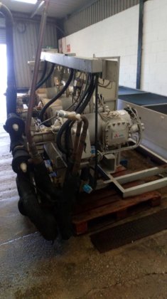 1994年 APVスクリューコンプレッサー