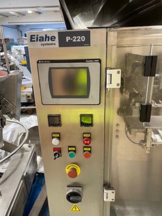 2011 水平式小袋灌装封口机