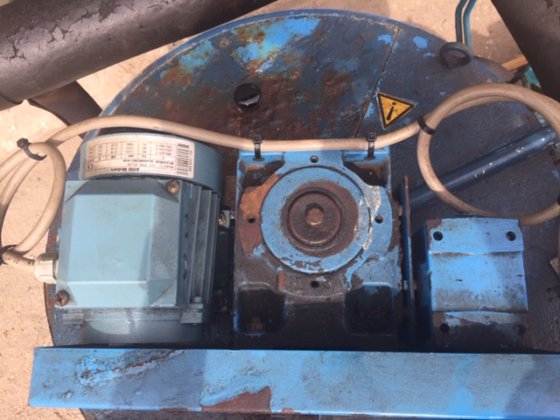 ジェネグラス社製フレークアイス・マシンF90