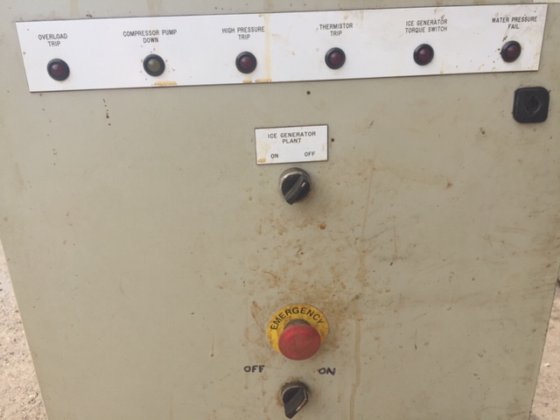 ジェネグラス社製フレークアイス・マシンF90