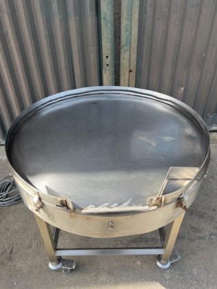 懒惰的苏 1 米旋转桌