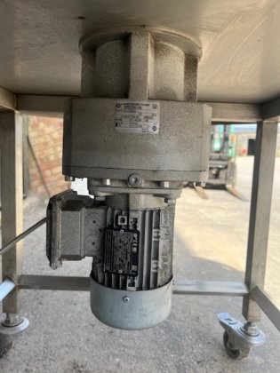 懒惰的苏 1 米旋转桌