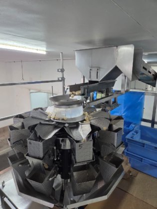 配备 Sandiacre 装袋机的 Ishida 多头称重机