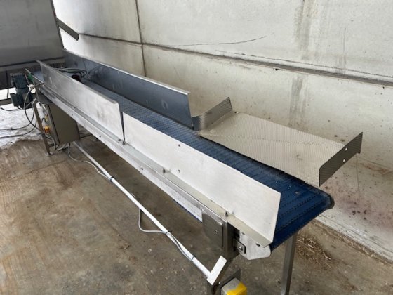 コンベア 長さ3m x 幅300mm