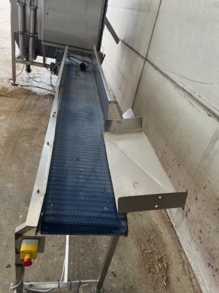 コンベア 長さ3m x 幅300mm