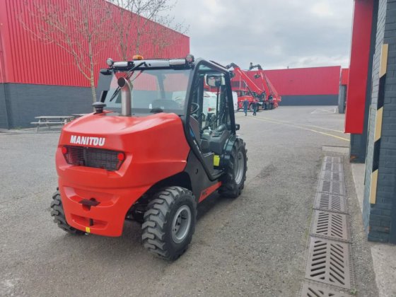 2025 Manitou MC25-4
