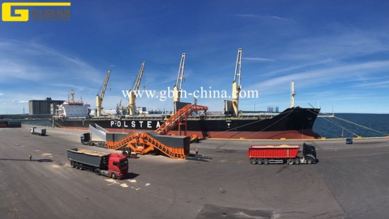 带给料器的装船机/伸缩堆垛机系统