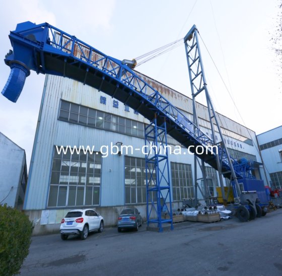 伸缩溜槽式800吨/小时皮带输送移动式装船机，用于采矿谷物