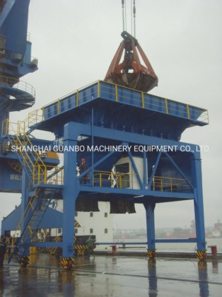 トラックへの移動式ポートホッパーの積載