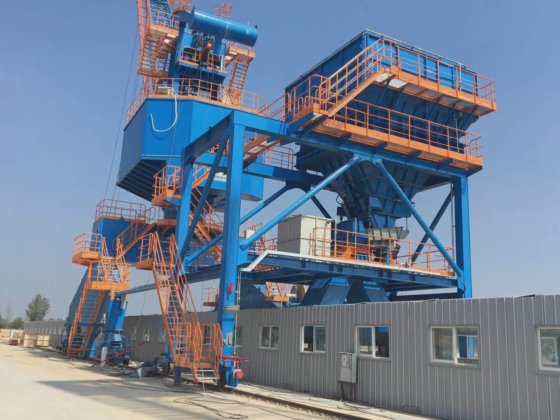 移動式ホッパー積載トラックベルトコンベア